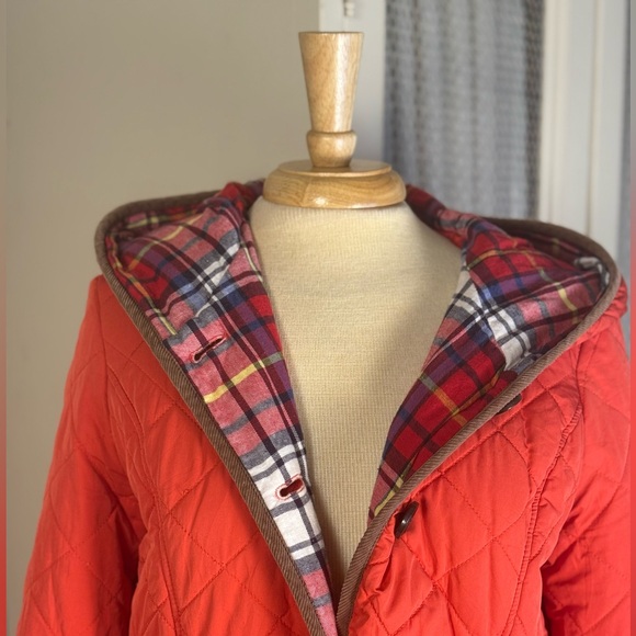 Plastic Island Classic Red Quilted Hooded Barn Jacket with Plaid Lining Size S - Picture 5 of 9